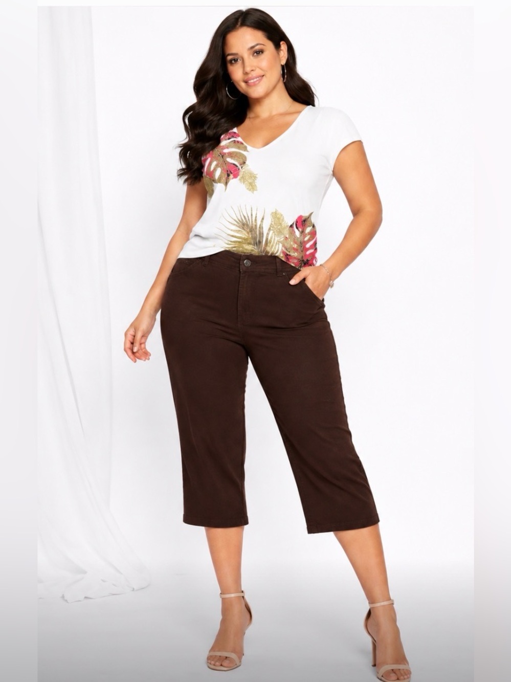 Chico's Platinum Dark Brown Capri Jeans 523